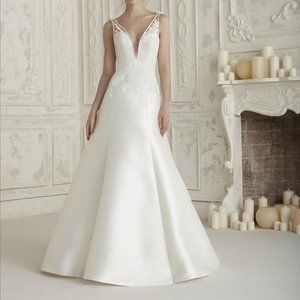 Elin Pronovias Gown